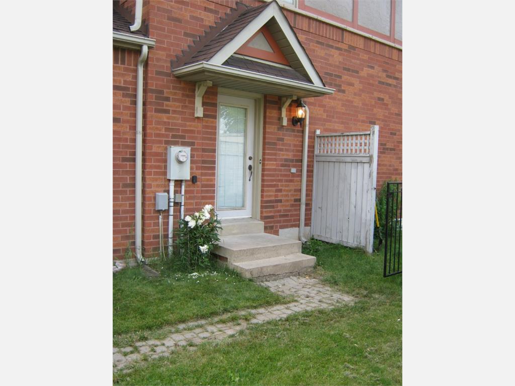 bedroom Townhouse for rent in Brampton at 97 Quail Feather Crescent