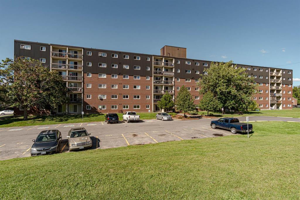 87, 93 &107 Compton St., Kingston Apartment for Rent