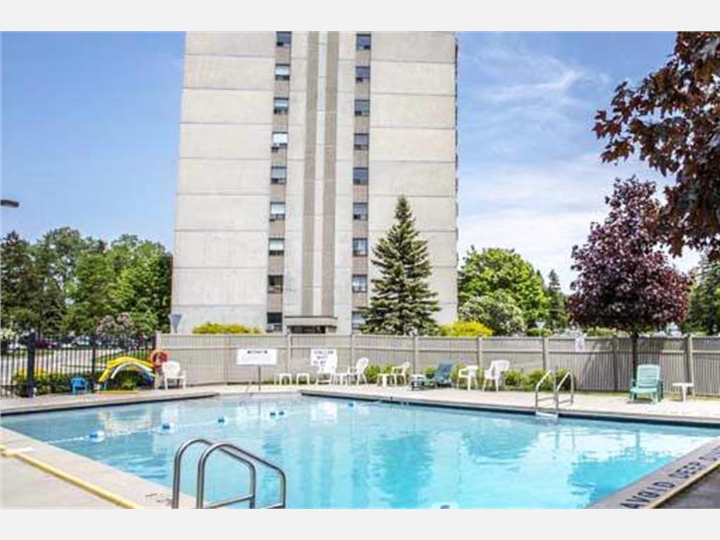 695 Proudfoot Lane, London Apartment for Rent