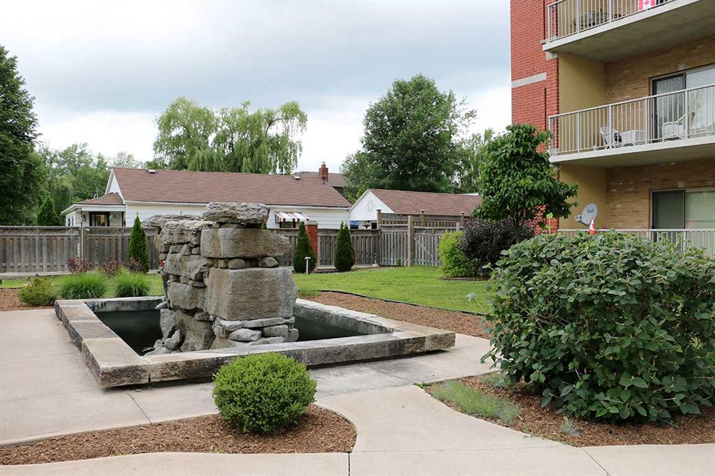 6515 mcleod rd., niagara falls Apartment for Rent