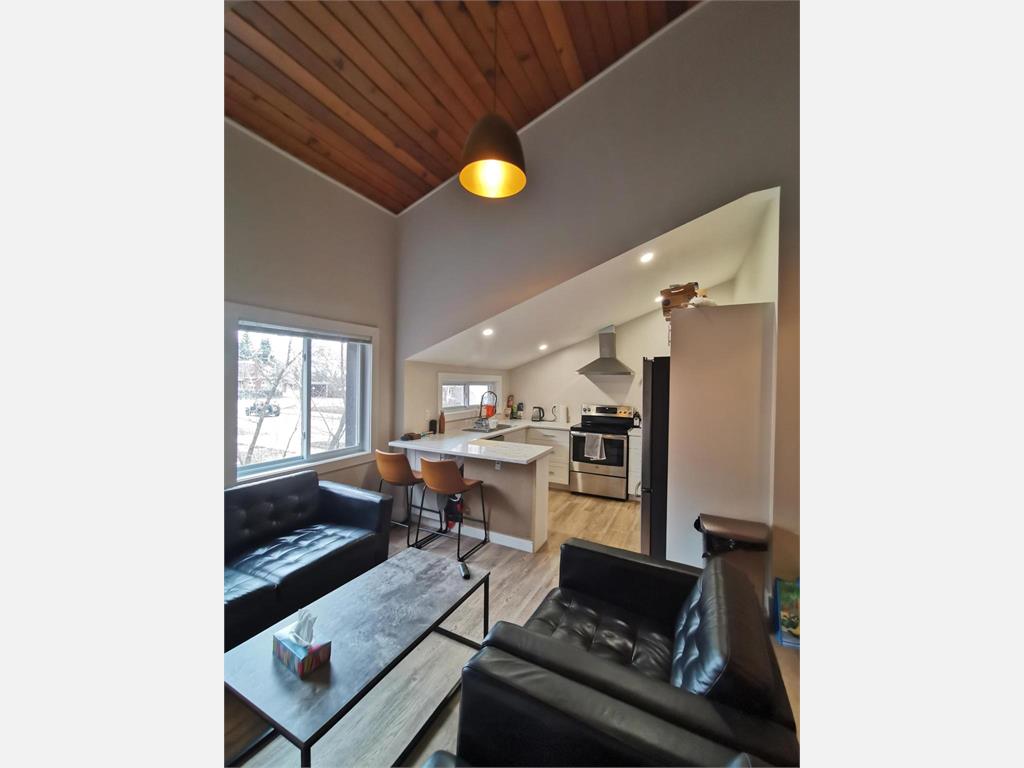 478 Pembroke Street West