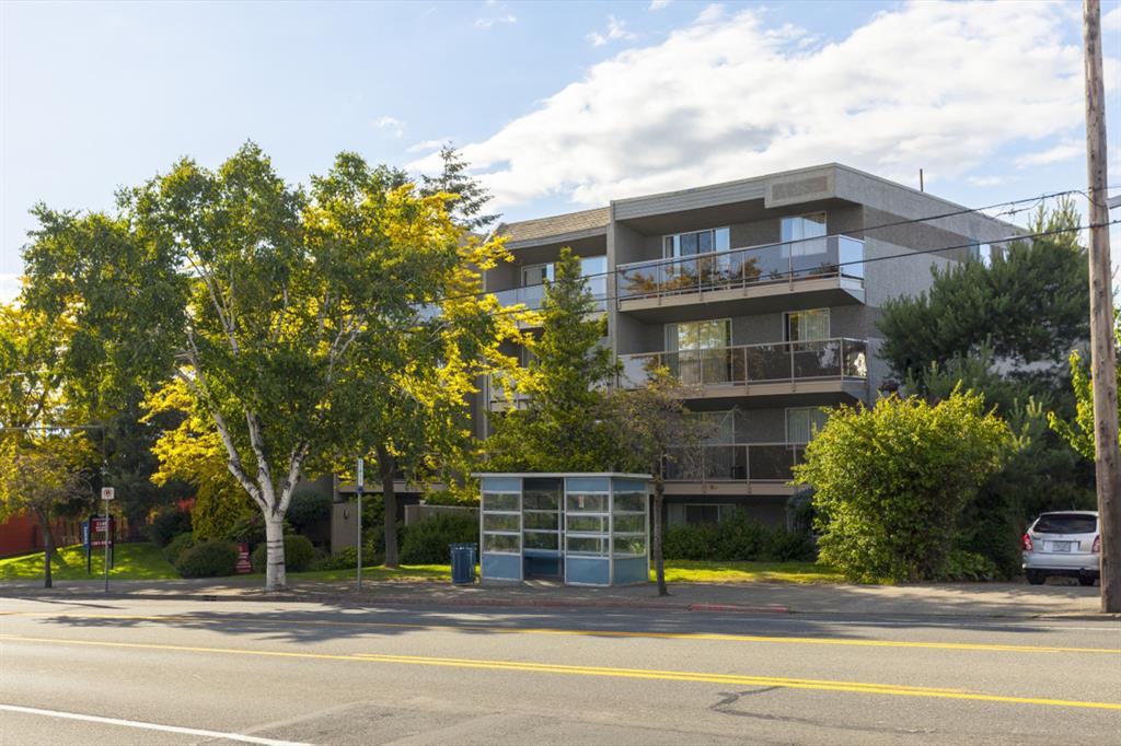 1140 Hillside Avenue, Victoria Apartment for Rent