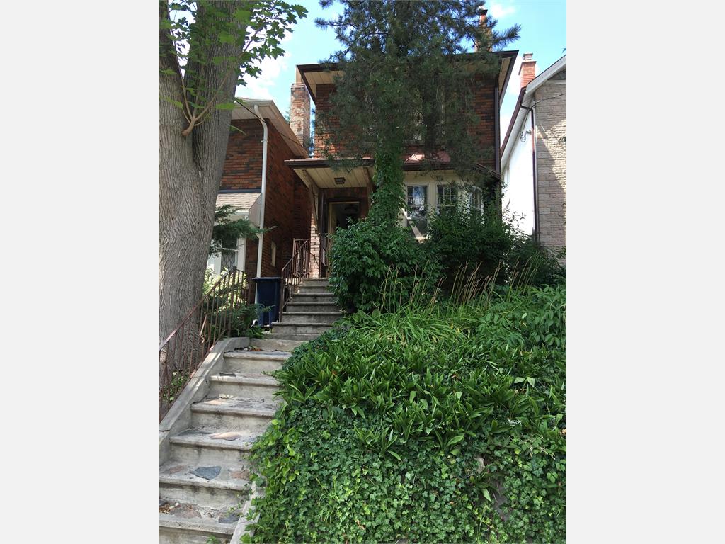 174 Roselawn