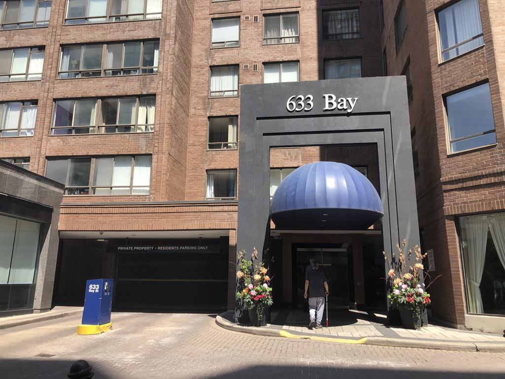 633 Bay street