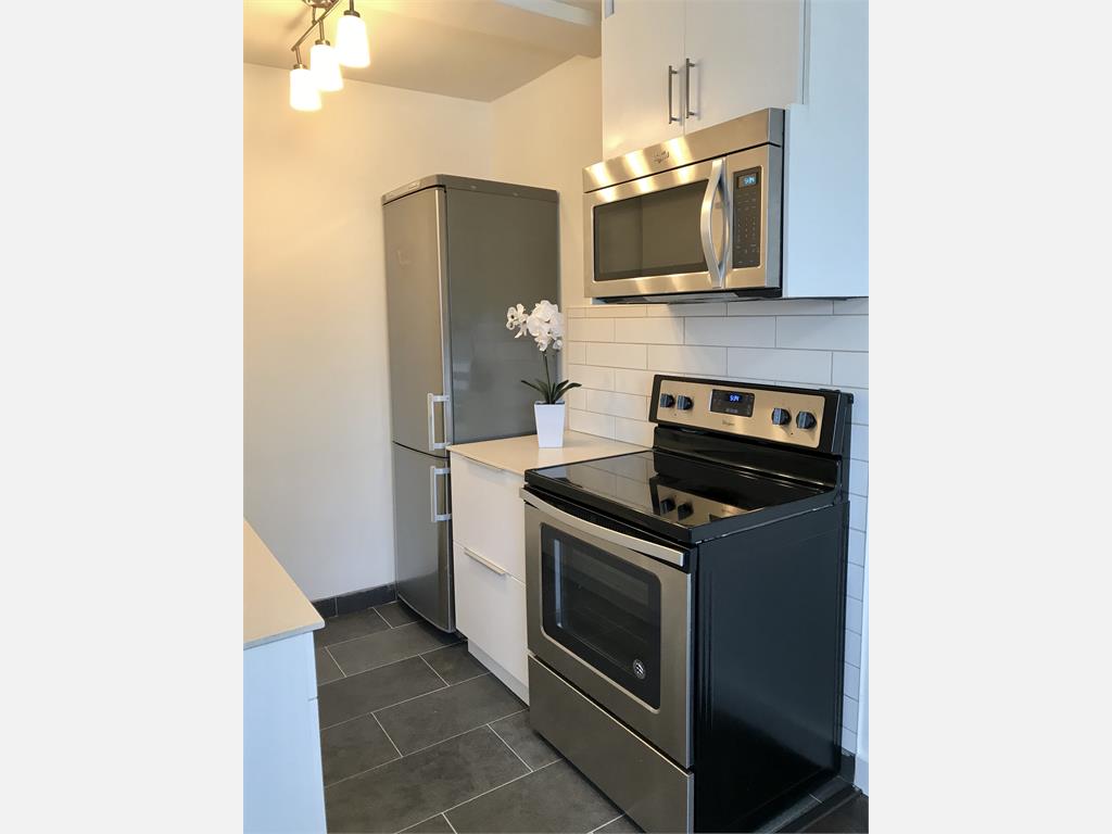 2601 Eglinton Ave W