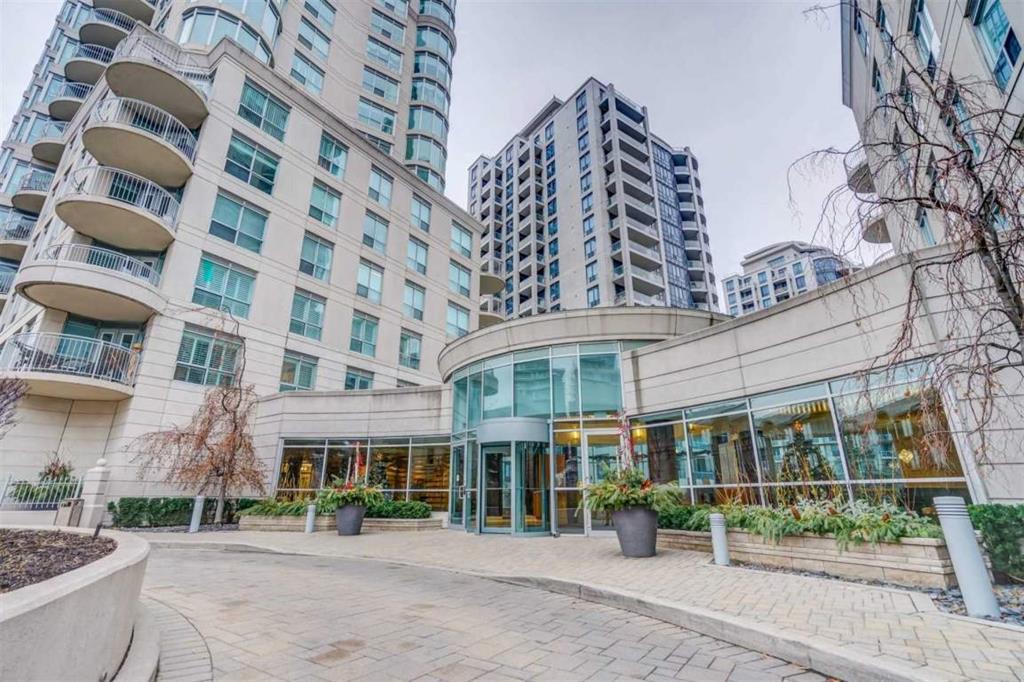 2111 Lakeshore Blvd. West Suite 602