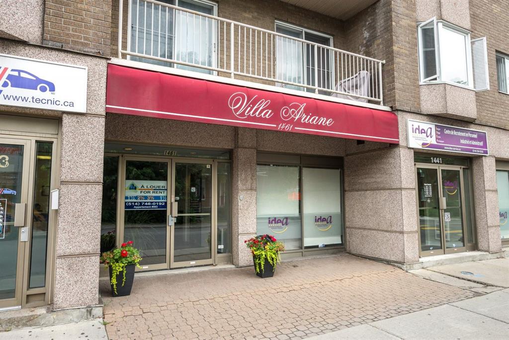 1461 rue du College