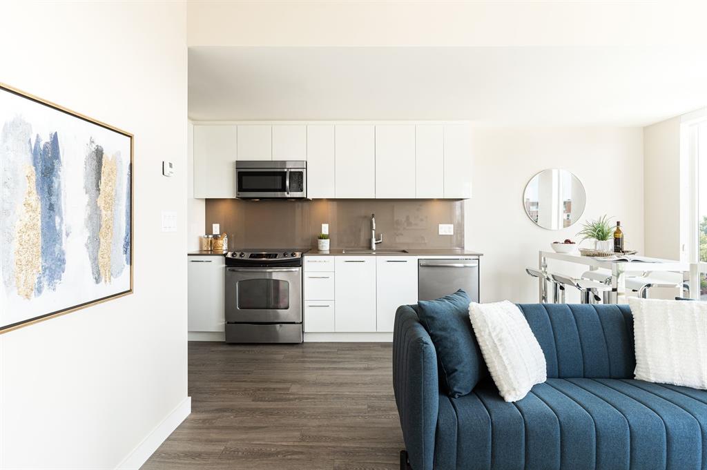 488 West 41st Avenue