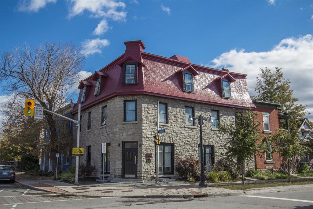 302 - 175 King Edward Avenue