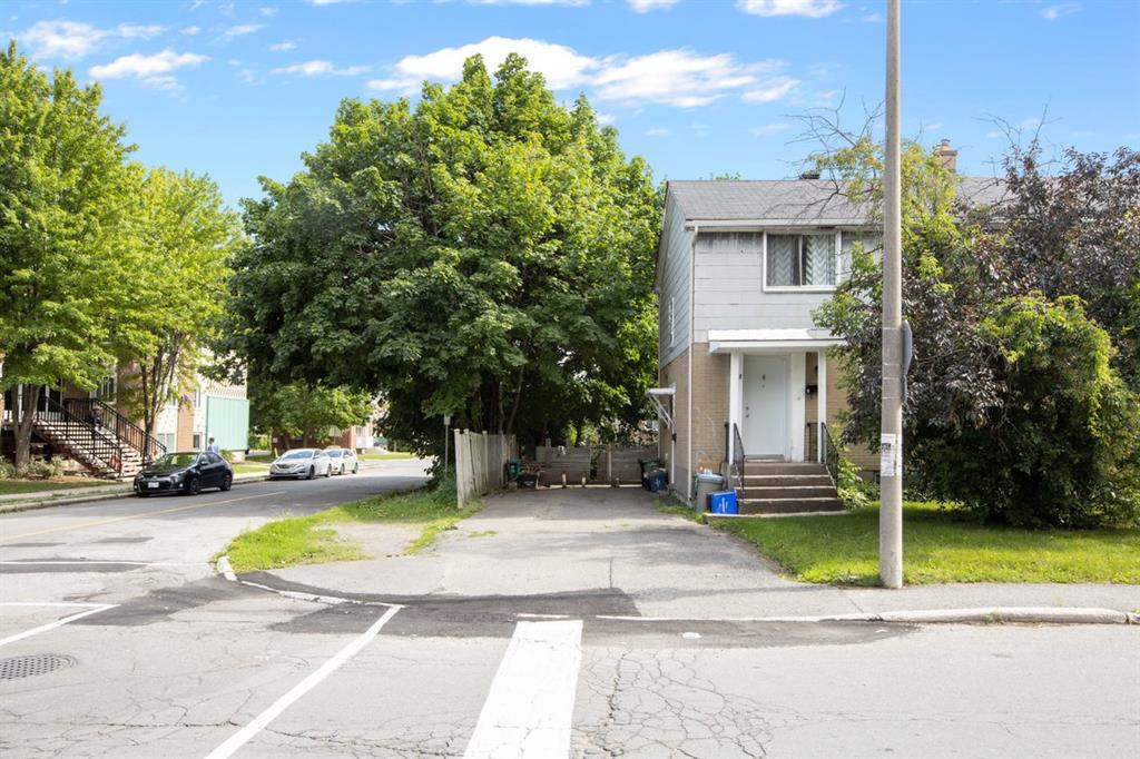 2 - 528 Queen Mary Street