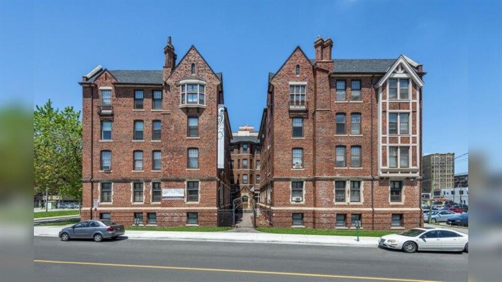 280 Park Street West