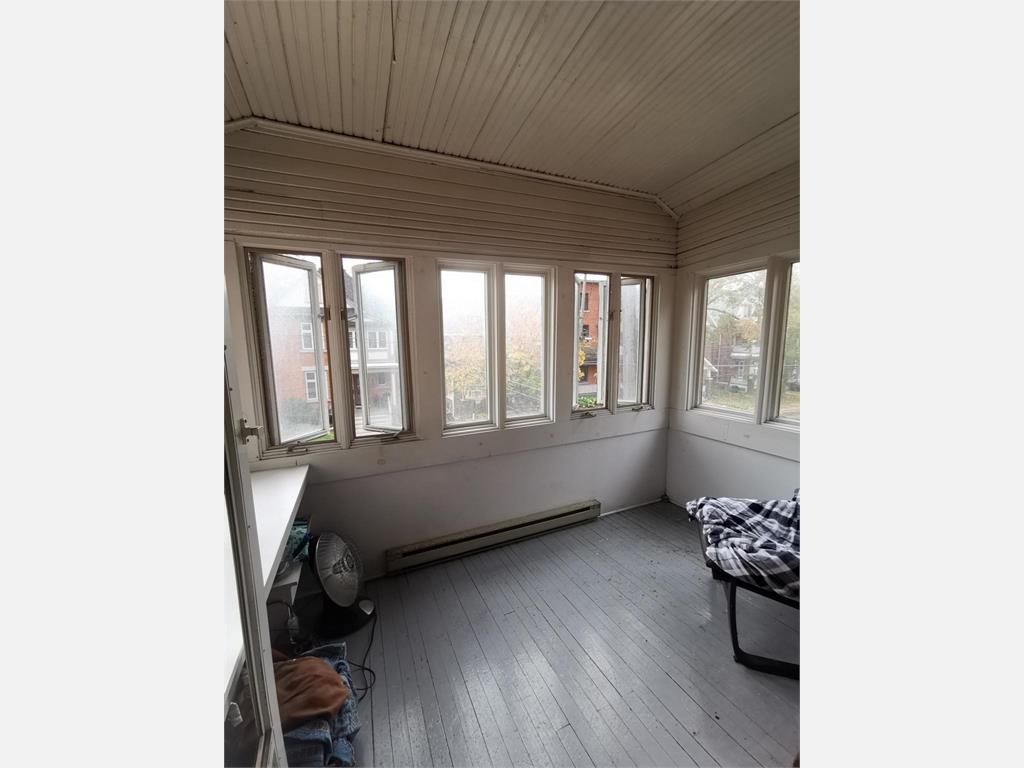 19 Rosebery Avenue