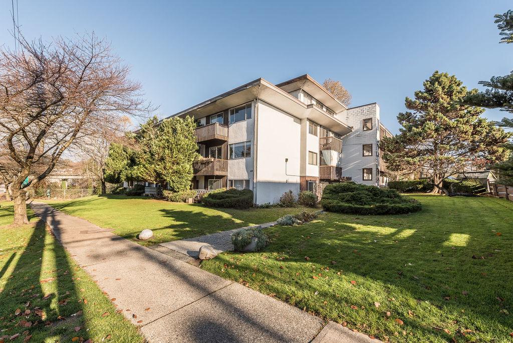 2320 Woodland Drive