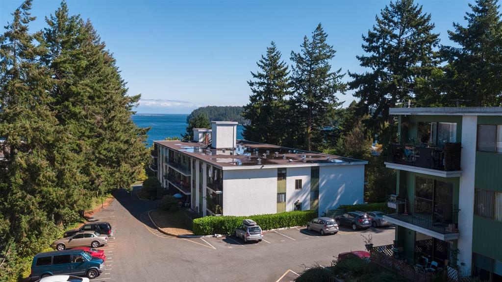 2550 Departure Bay Road