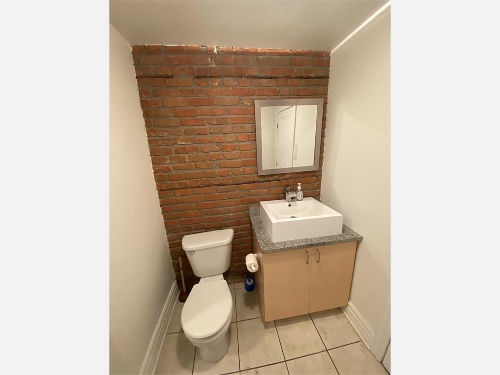 4245 saint denis