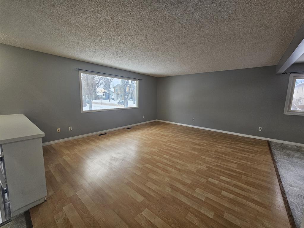 12208 128 Avenue