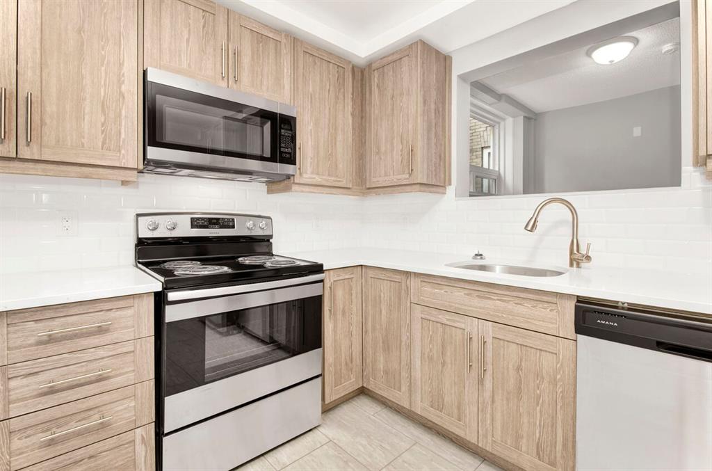 undefinedC - 342 Somerset Street E