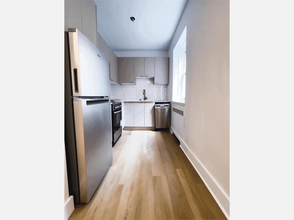 2070 Rue Chomedey