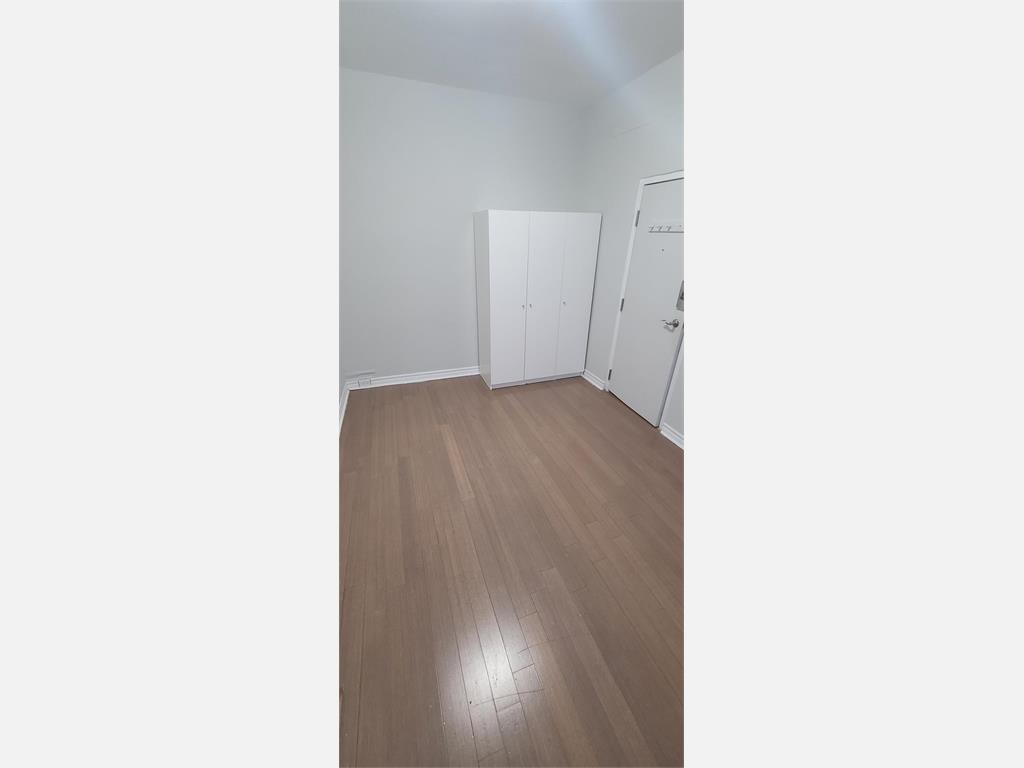 244 Bell Street North