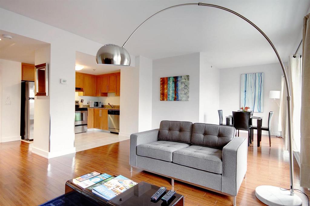 345 Rue De La Gaucheti�re West