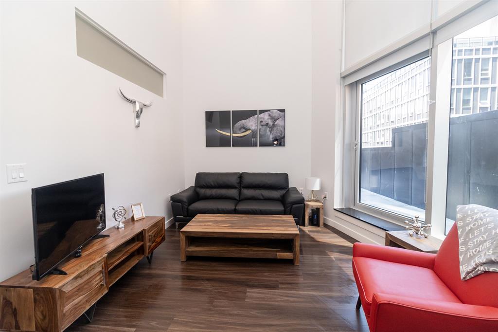 1595 Barrington St
