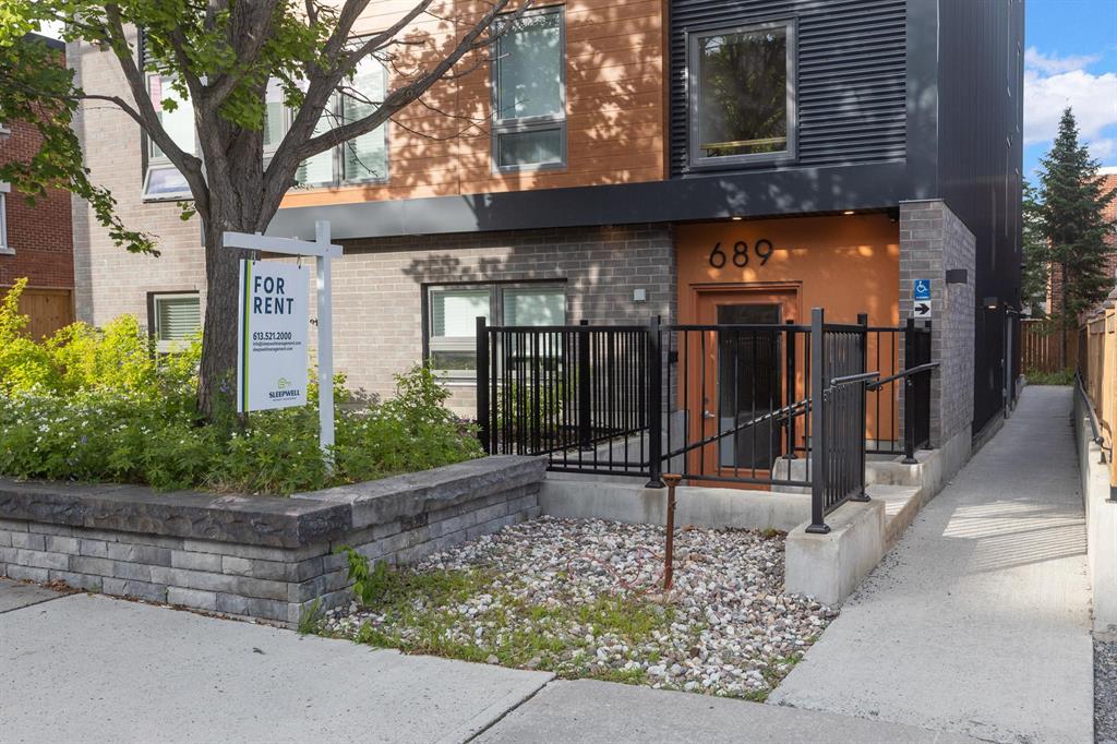 689 Churchill Avenue N