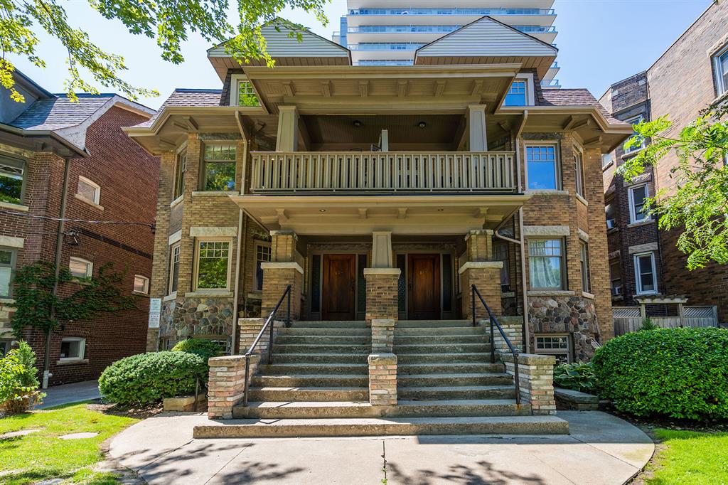 150 HILTON AVE
