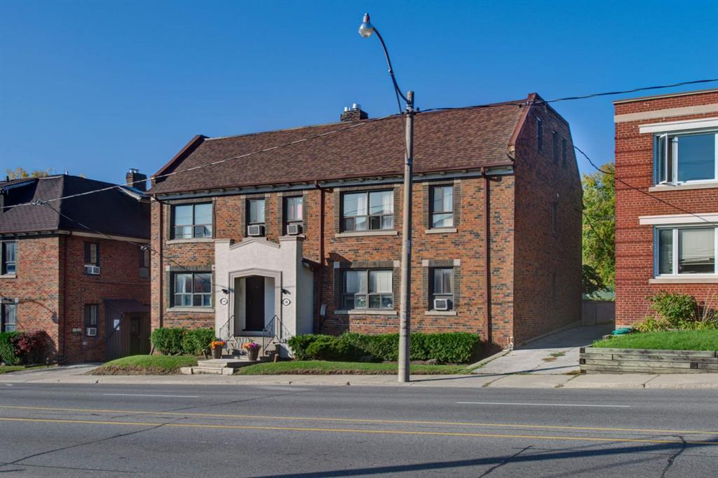 938 Avenue Rd.