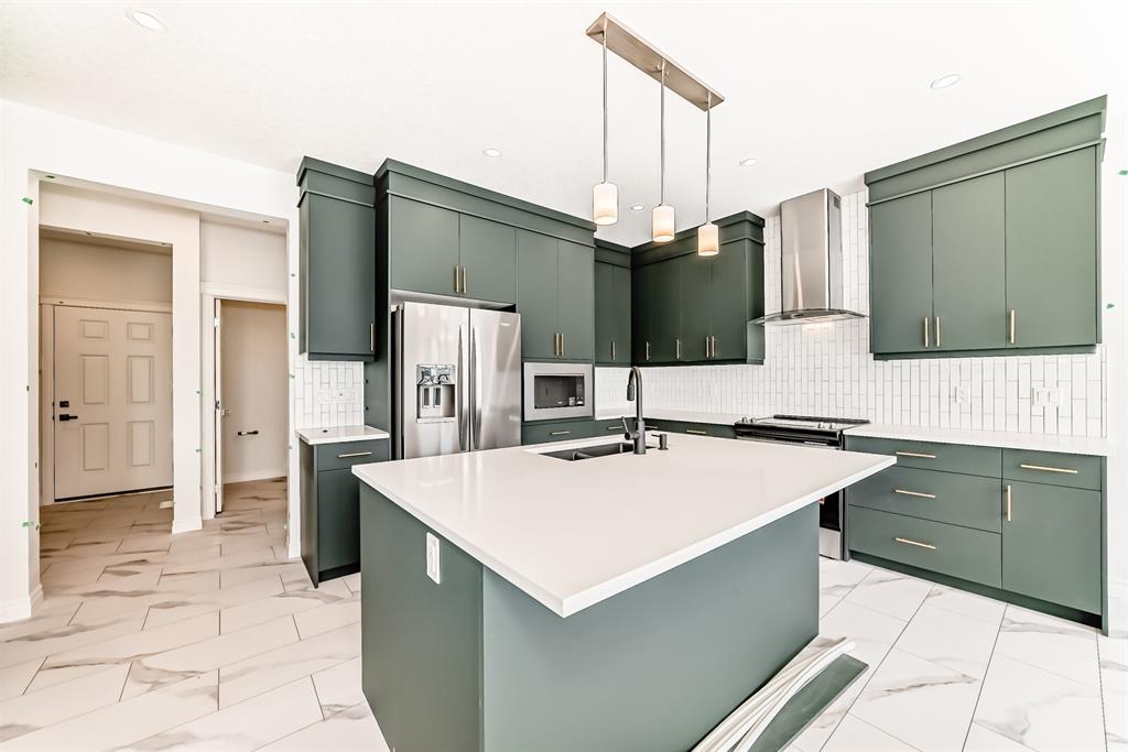 108 Wolf Hollow Crescent SE - Main