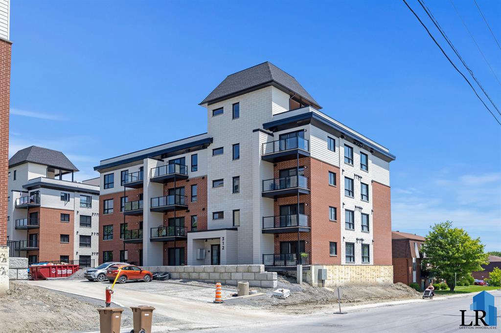 318 Chemin Freeman