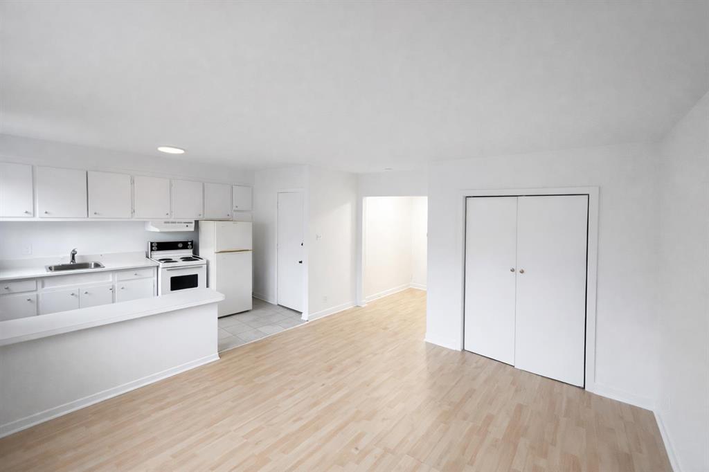 4304 Avenue Pierre-De Coubertin