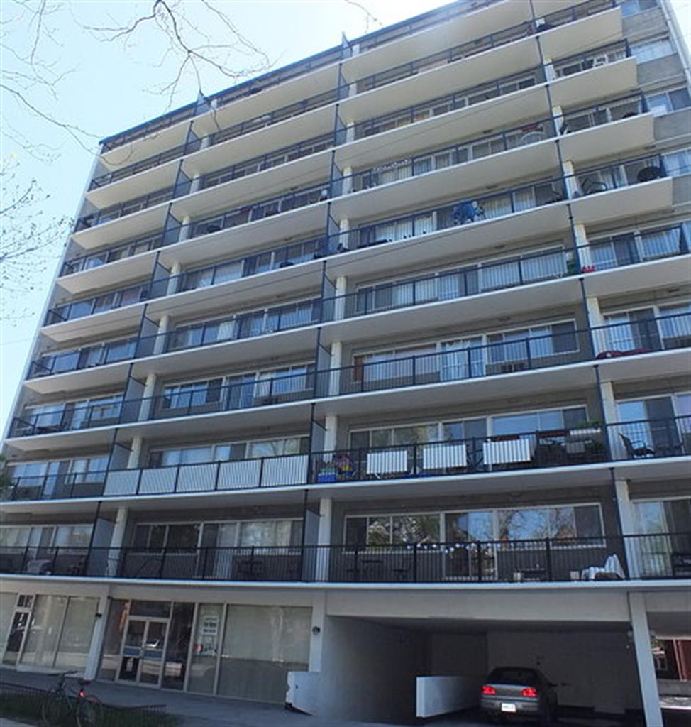 60 MacLaren St.