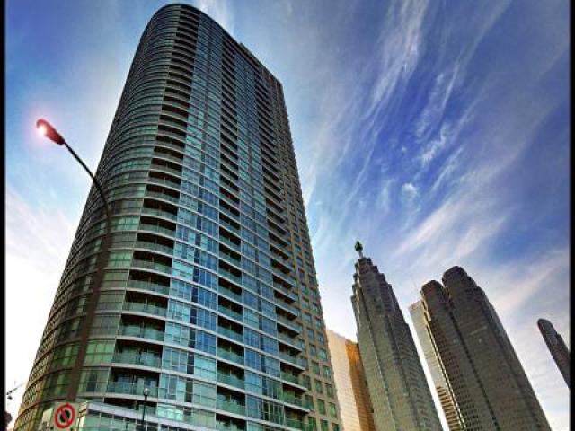 18 Yonge Street Suite 2502