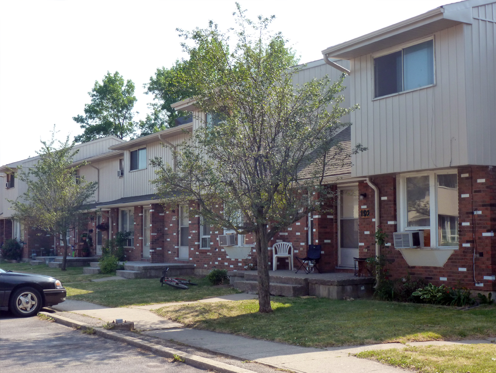 100-304 Brownleigh Avenue