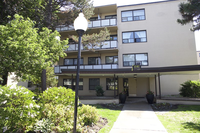 2181 Avenue Road