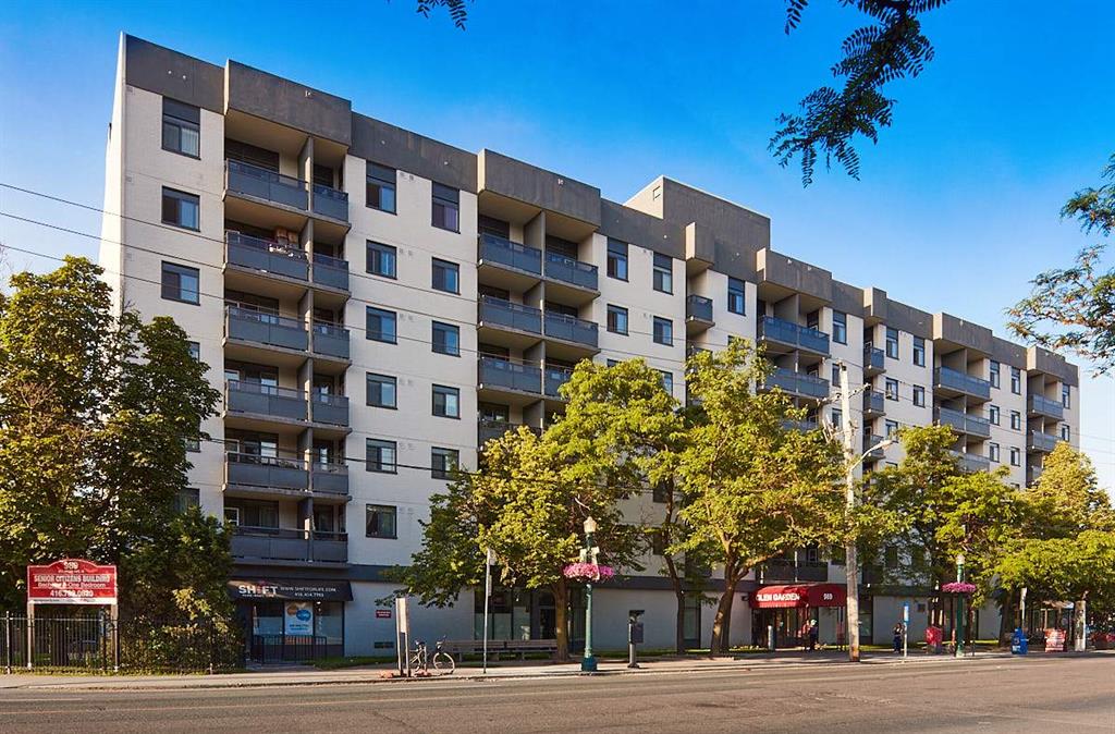 989 Eglinton Ave W