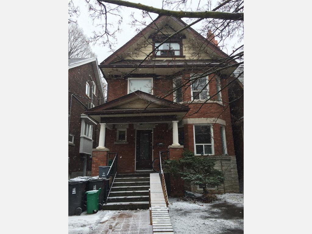 227 Grenadier Rd