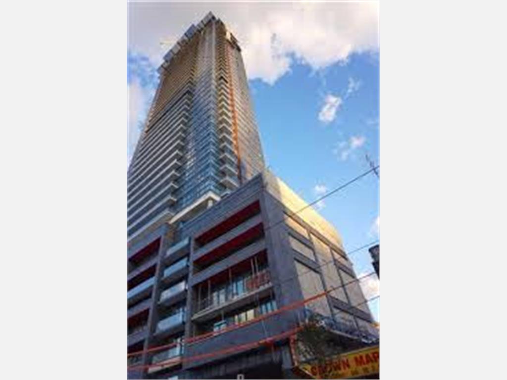 159 Dundas St E
