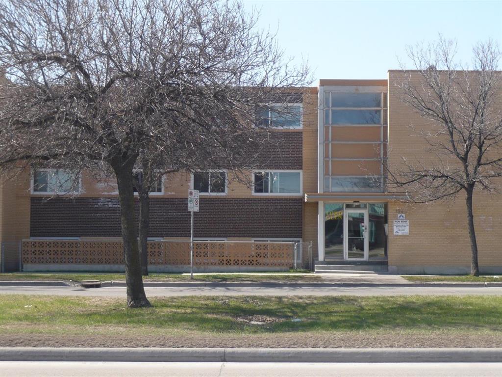 1944 Main Street