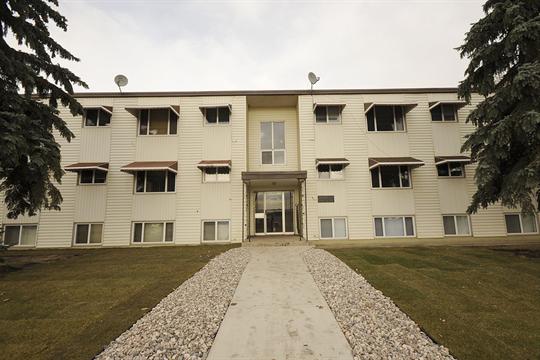9108 127 Ave NW, Edmonton, AB T5E, Canada