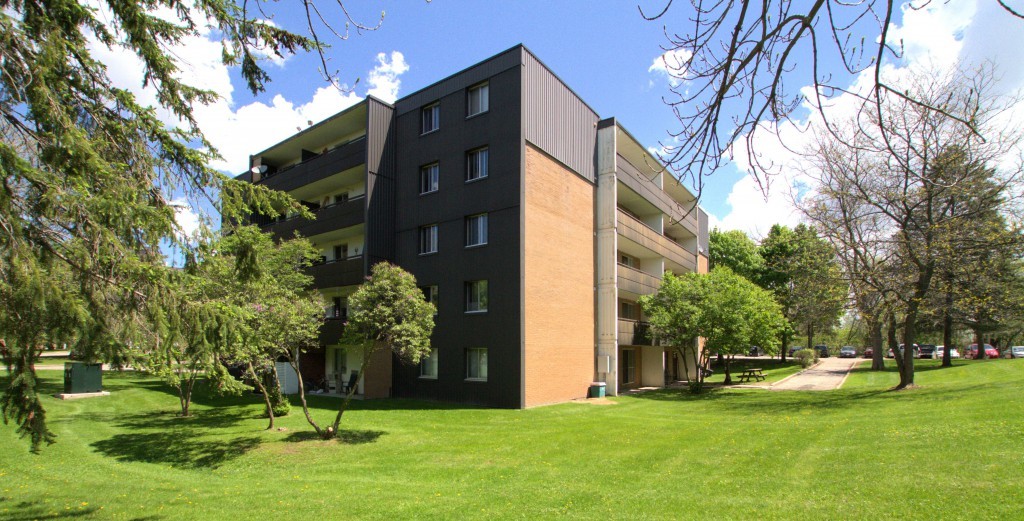 560, 562 & 564 Durham Cres.