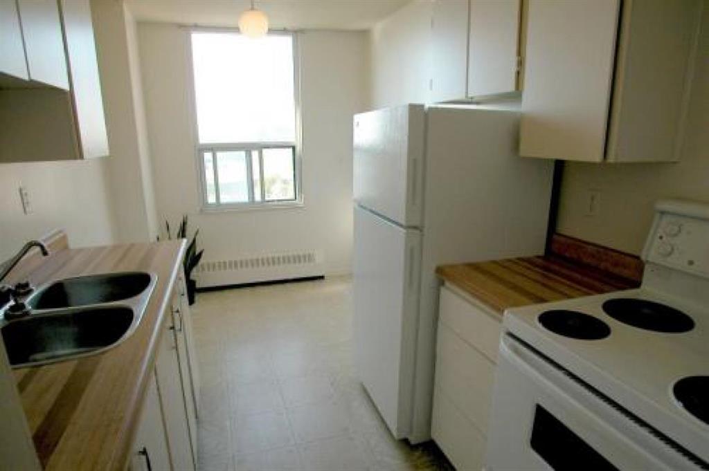 15 & 37 Eastbourne Drive, Brampton Apartment for Rent