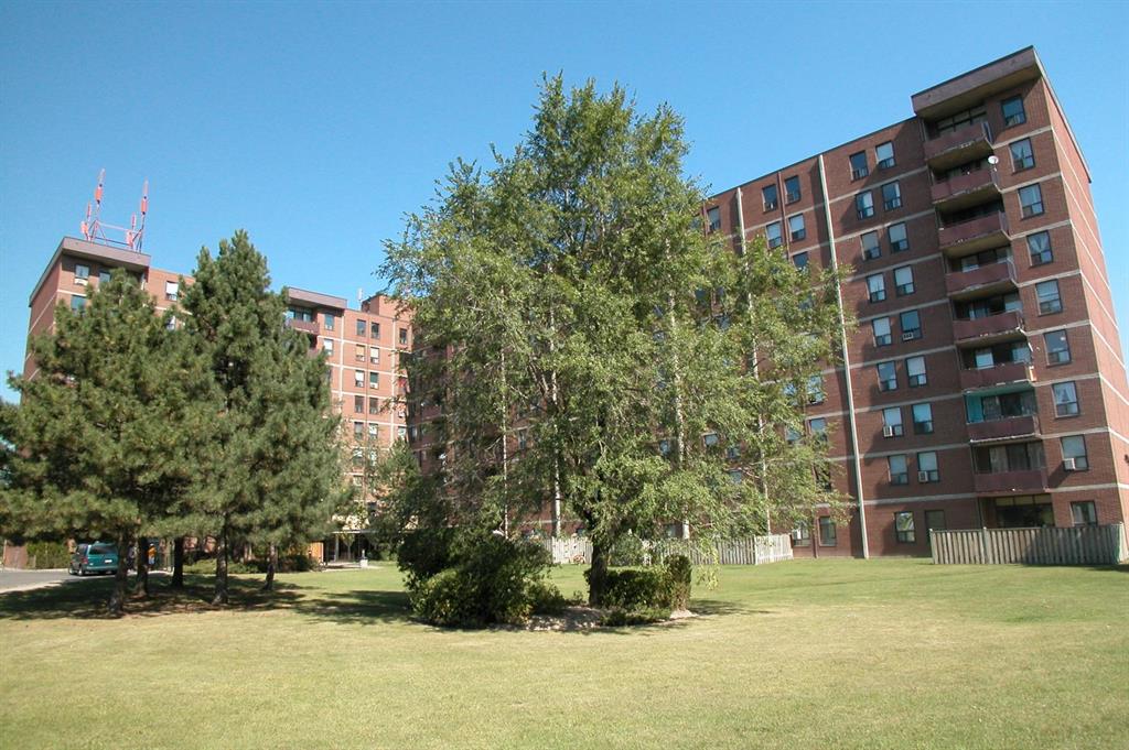 15 & 37 Eastbourne Drive, Brampton Apartment for Rent