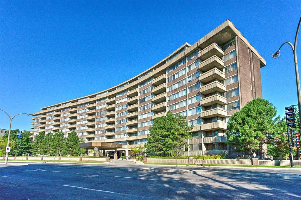 6505 cote saint luc rd, c tesaintluc Apartment for Rent