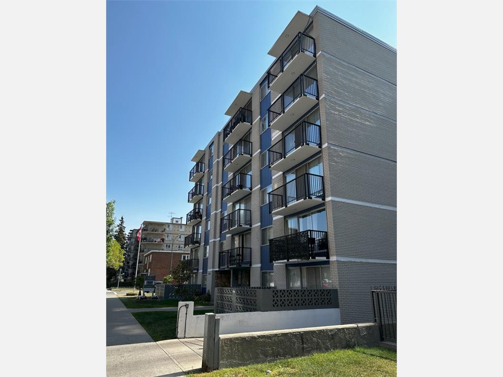 1305 15 Ave SW