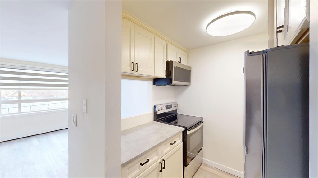 205 - 110 2 Avenue Southeast