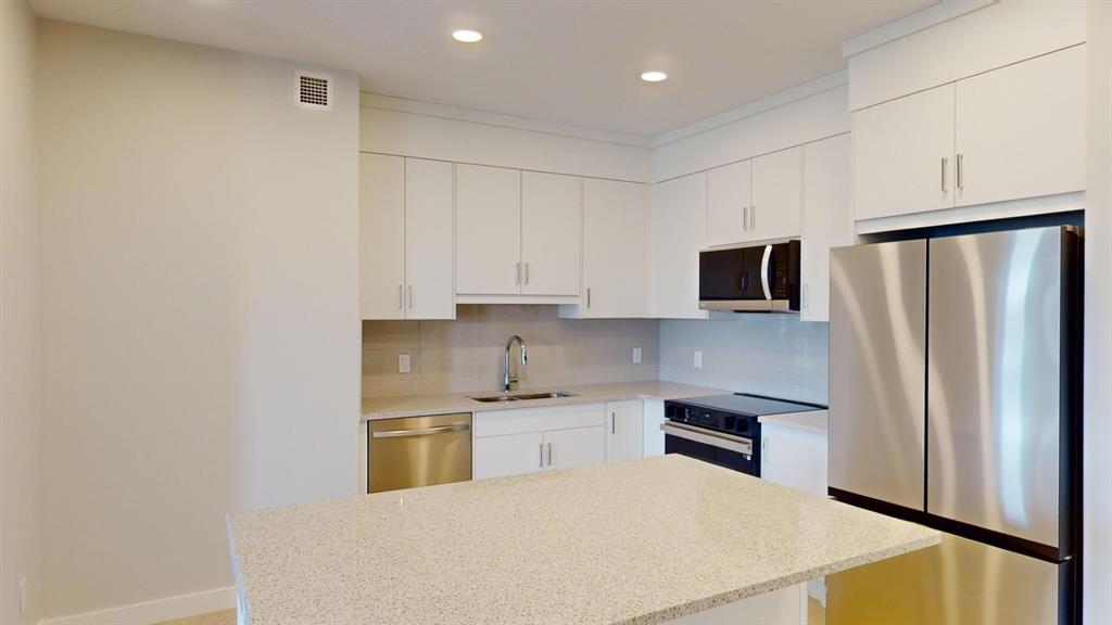 417-125 Wolf Hollow Crescent Southeast