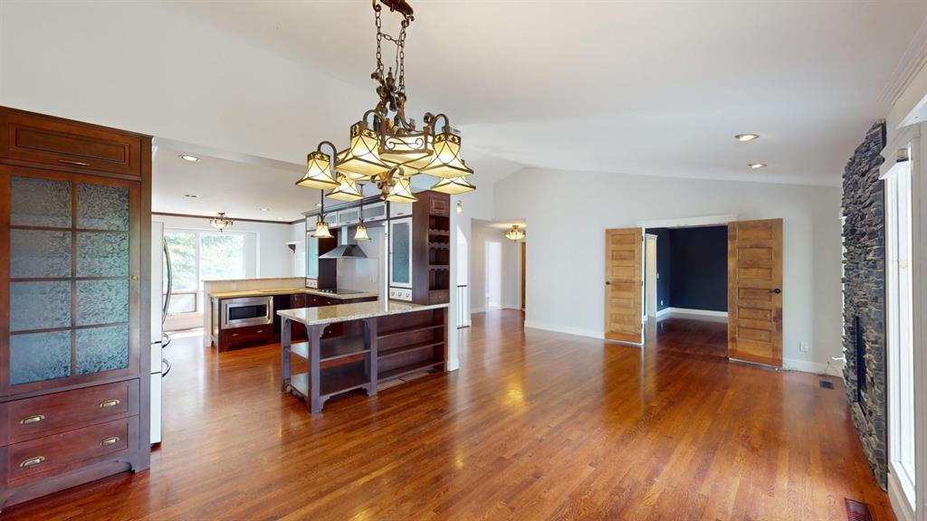 115 Hawkwood Boulevard Northwest