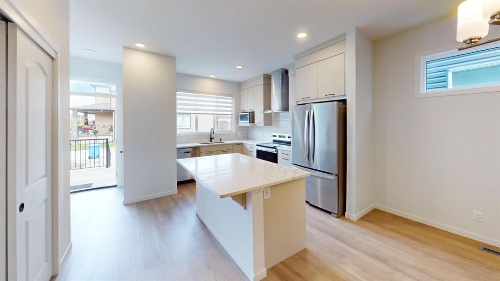 178 Legacy Glen Court Southeast Upper