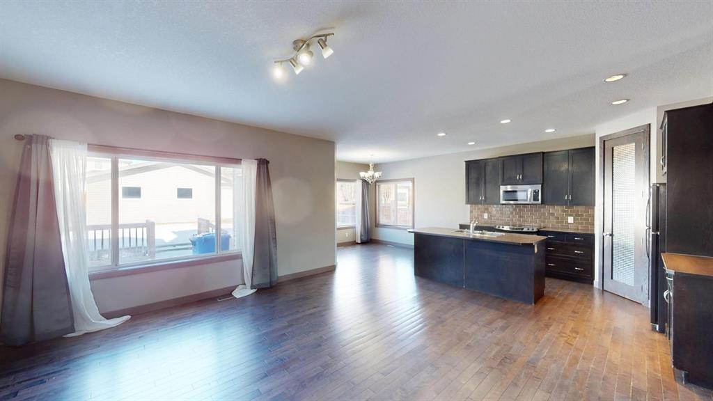 73 Elgin Meadows Manor SE - Upper